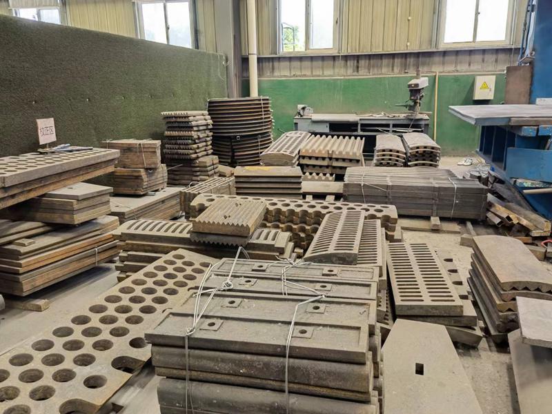 破碎机各种异形衬板、篦条
